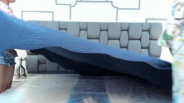 Derek and Skarlet online show from September 12, 2:50 pm