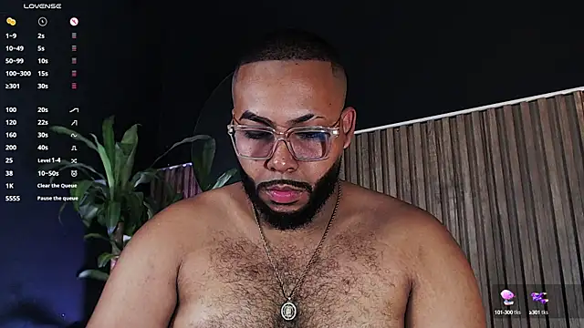 Snapshot of DilanJonnes_ chatting on December 22, 10:04 pm DilanJonnes online show from December 22, 10:04 pm