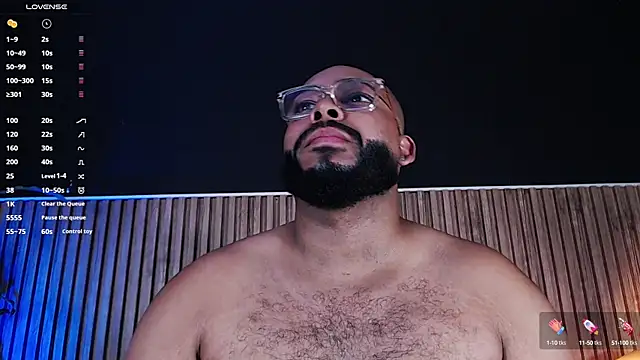 Snapshot of DilanJonnes_ chatting on February 13, 1:29 am DilanJonnes online show from February 13, 1:29 am