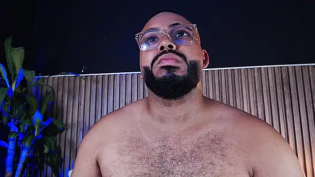 Snapshot of DilanJonnes_ chatting on February 17, 2:20 am DilanJonnes online show from February 17, 2:20 am