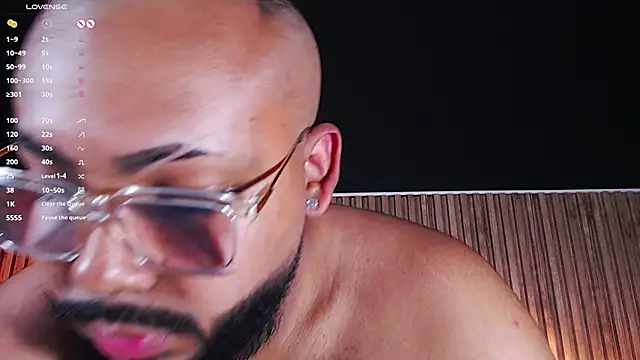 Snapshot of DilanJonnes_ chatting on March 18, 10:48 pm DilanJonnes online show from March 18, 10:48 pm