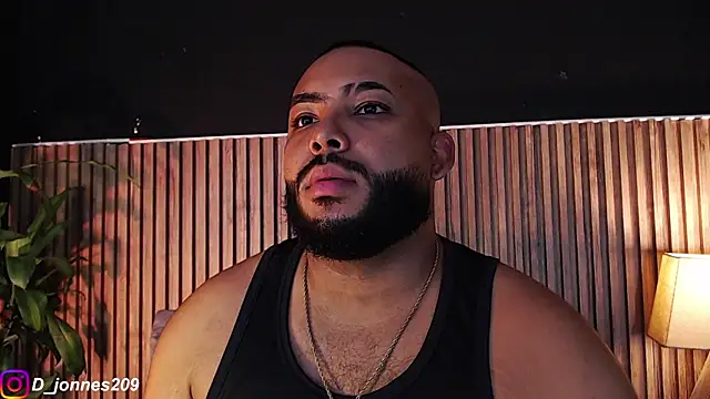 Snapshot of DilanJonnes_ chatting on September 13, 10:42 pm DilanJonnes online show from September 13, 10:42 pm