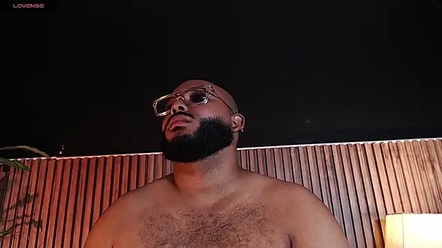 Snapshot of DilanJonnes_ chatting on October 31, 12:22 am DilanJonnes online show from October 31, 12:22 am