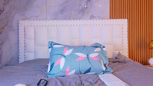 indianschoolgirl online show from March 31, 7:36 pm