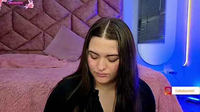 Snapshot of cattaleya___ chatting on March 11, 6:32 am cattaleya online show from March 11, 6:32 am