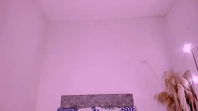 carolinemiller7 online show from May 31, 7:37 am