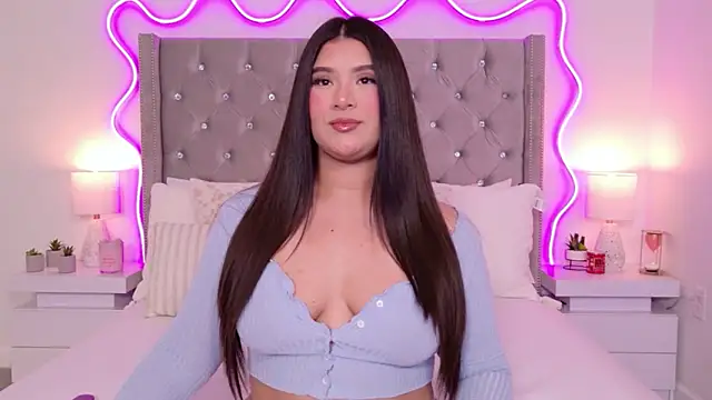 JuliaSUMMERS2022 online show from February 21, 12:00 am