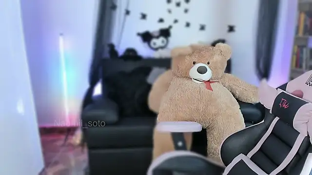 Naomii Soto online show from March 18, 10:35 pm