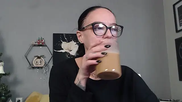 IzabelllNoir online show from December 19, 6:42 am