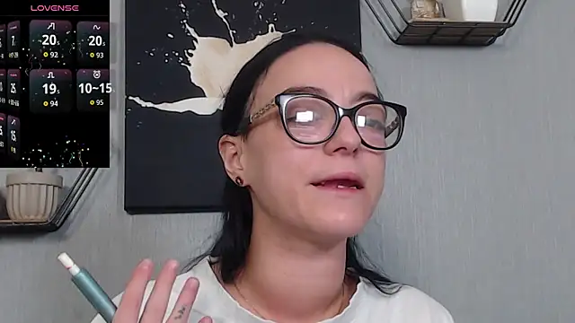 IzabelllNoir online show from April 15, 7:04 am