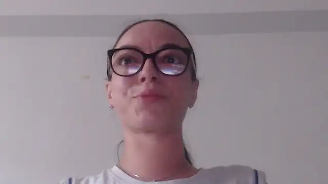 IzabelllNoir online show from June 3, 6:49 am