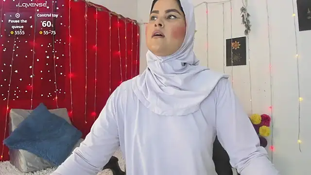AishaAmin  online show from May 23, 12:42 pm