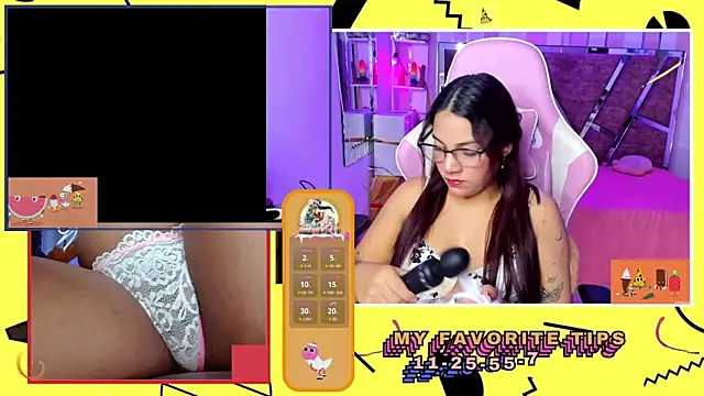 Snapshot of PetiteSophie_ chatting on January 2, 1:08 pm PetiteSophie online show from January 2, 1:08 pm