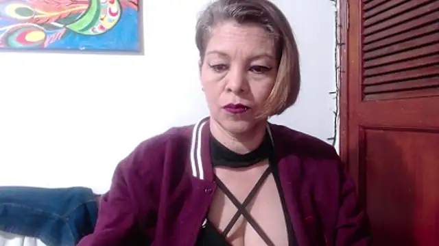Snapshot of electra-mommy chatting on July 14, 10:54 am electra-mommy online show from July 14, 10:54 am
