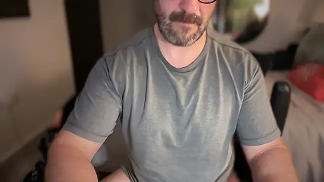 Mr Beef online show from November 28, 7:05 pm