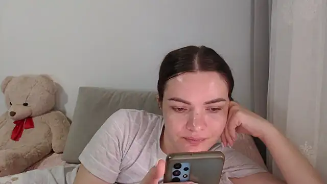  JustmeHere  online show from December 14, 9:58 am