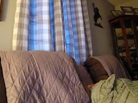 Snapshot of Seymour93 chatting on January 25, 11:55 am Seymour93 online show from January 25, 11:55 am