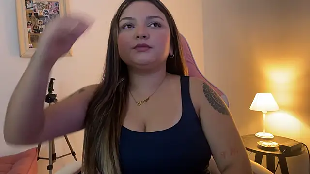 Snapshot of SweetPaige_ chatting on February 5, 8:13 pm SweetPaige online show from February 5, 8:13 pm