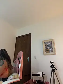 Snapshot of SweetPaige_ chatting on February 10, 9:19 pm SweetPaige online show from February 10, 9:19 pm