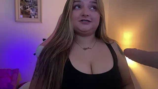 Snapshot of SweetPaige_ chatting on March 28, 11:26 pm SweetPaige online show from March 28, 11:26 pm