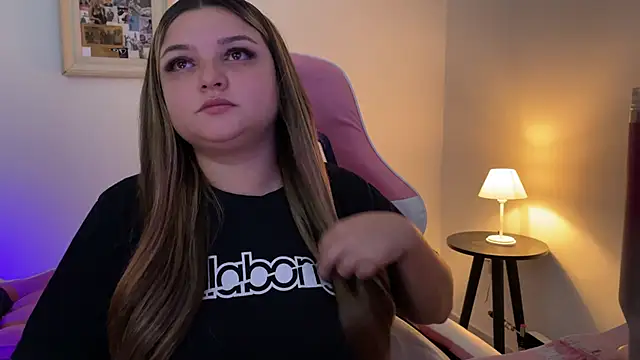 Snapshot of SweetPaige_ chatting on April 5, 3:09 pm SweetPaige online show from April 5, 3:09 pm