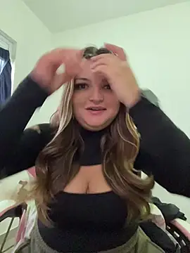 Snapshot of SweetPaige_ chatting on April 29, 11:03 am SweetPaige online show from April 29, 11:03 am