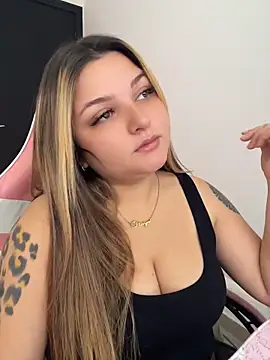 Snapshot of SweetPaige_ chatting on May 26, 12:12 pm SweetPaige online show from May 26, 12:12 pm