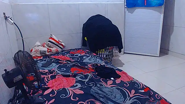 Snapshot of harry_lia_ chatting on July 7, 7:23 am harry lia online show from July 7, 7:23 am