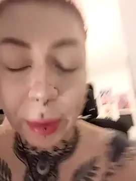 divine eve online show from March 11, 8:20 pm