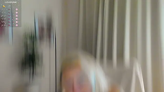 mira robinsonnn online show from September 30, 3:06 pm