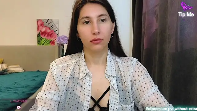 Snapshot of marrycolins chatting on June 10, 2:01 am marrycolins online show from June 10, 2:01 am