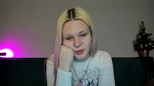 sashakiss99 online show from December 9, 7:18 pm