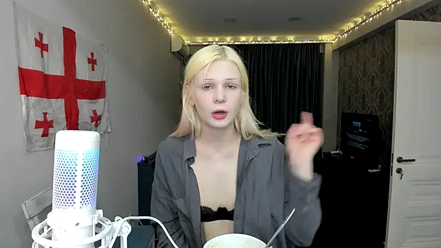 sashakiss99 online show from February 19, 3:49 pm