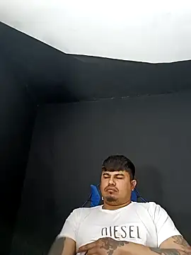 Snapshot of DickMasterfindom chatting on February 8, 1:09 am DickMasterfindom online show from February 8, 1:09 am