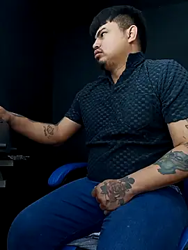 Snapshot of DickMasterfindom chatting on February 13, 5:25 am DickMasterfindom online show from February 13, 5:25 am