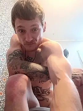 Snapshot of selfmadestud chatting on March 4, 6:52 am selfmadestud online show from March 4, 6:52 am