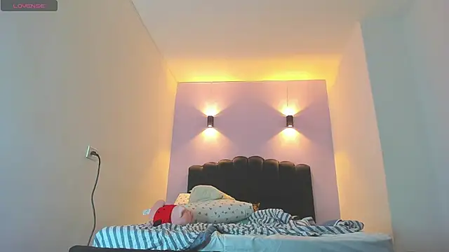 Snapshot of Sofia_Clauss_ chatting on November 3, 9:48 pm Sofia Clauss online show from November 3, 9:48 pm