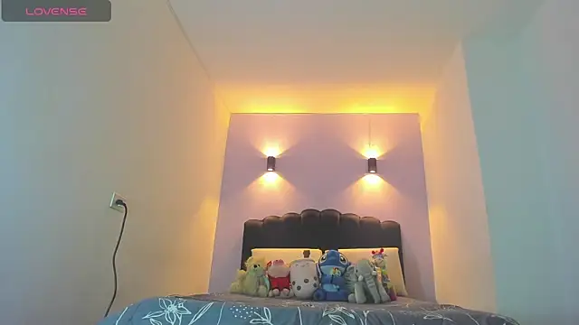 Snapshot of Sofia_Clauss_ chatting on December 20, 4:19 am Sofia Clauss online show from December 20, 4:19 am