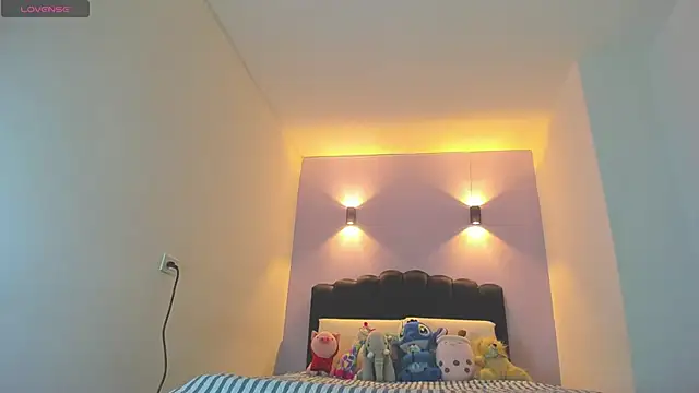 Snapshot of Sofia_Clauss_ chatting on January 9, 5:10 am Sofia Clauss online show from January 9, 5:10 am