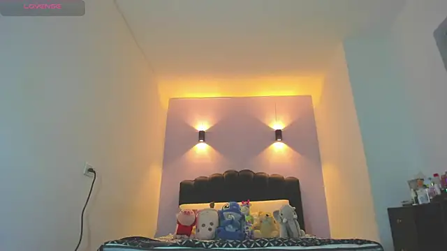 Sofia Clauss  online show from April 11, 5:12 am