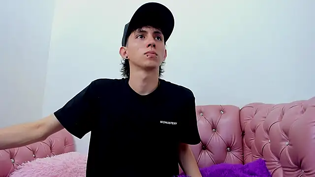 Snapshot of JeanRam18 chatting on March 21, 7:57 pm JeanRam18 online show from March 21, 7:57 pm