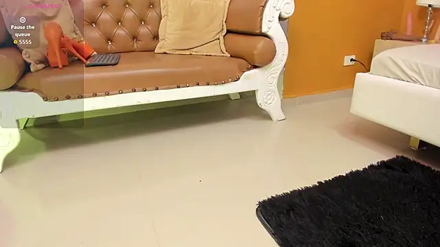 FOXYRIVER  online show from February 20, 12:05 pm