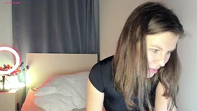 Snapshot of fifth_element chatting on February 2, 1:45 am fifth element online show from February 2, 1:45 am