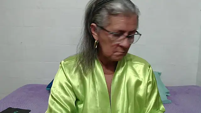 candy mature  online show from October 6, 11:35 pm