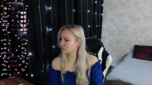 Snapshot of VikaPowers chatting on February 11, 3:08 am VikaPowers online show from February 11, 3:08 am