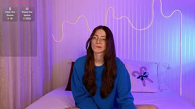 Snapshot of Ester_Hill chatting on December 17, 12:12 am Ester Hill online show from December 17, 12:12 am
