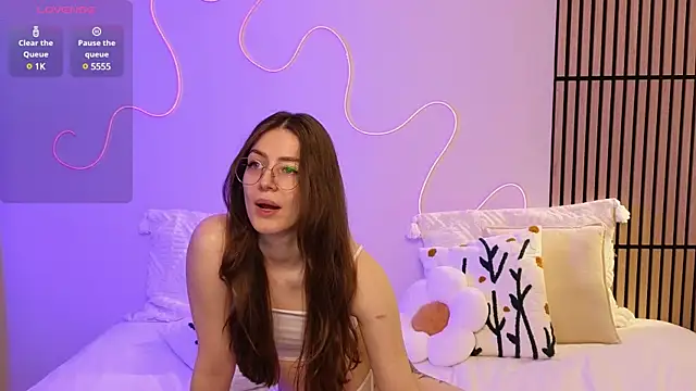 Snapshot of Ester_Hill chatting on January 31, 11:56 pm Ester Hill online show from January 31, 11:56 pm