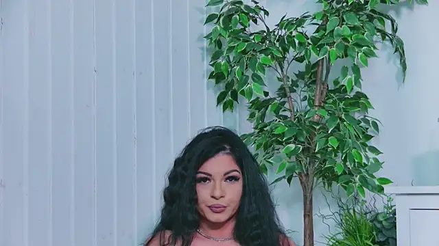 EmilyColle  online show from December 13, 7:53 pm