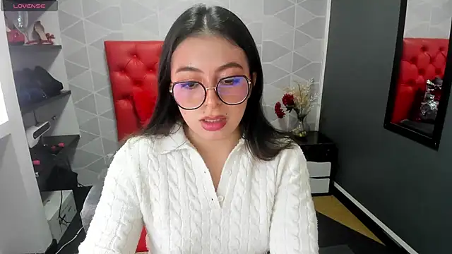 Snapshot of MiaWils_ chatting on March 14, 7:01 pm MiaWils online show from March 14, 7:01 pm