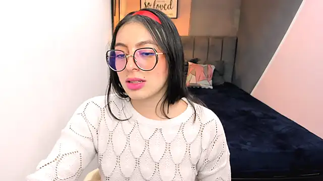 Snapshot of MiaWils_ chatting on March 18, 10:37 pm MiaWils online show from March 18, 10:37 pm